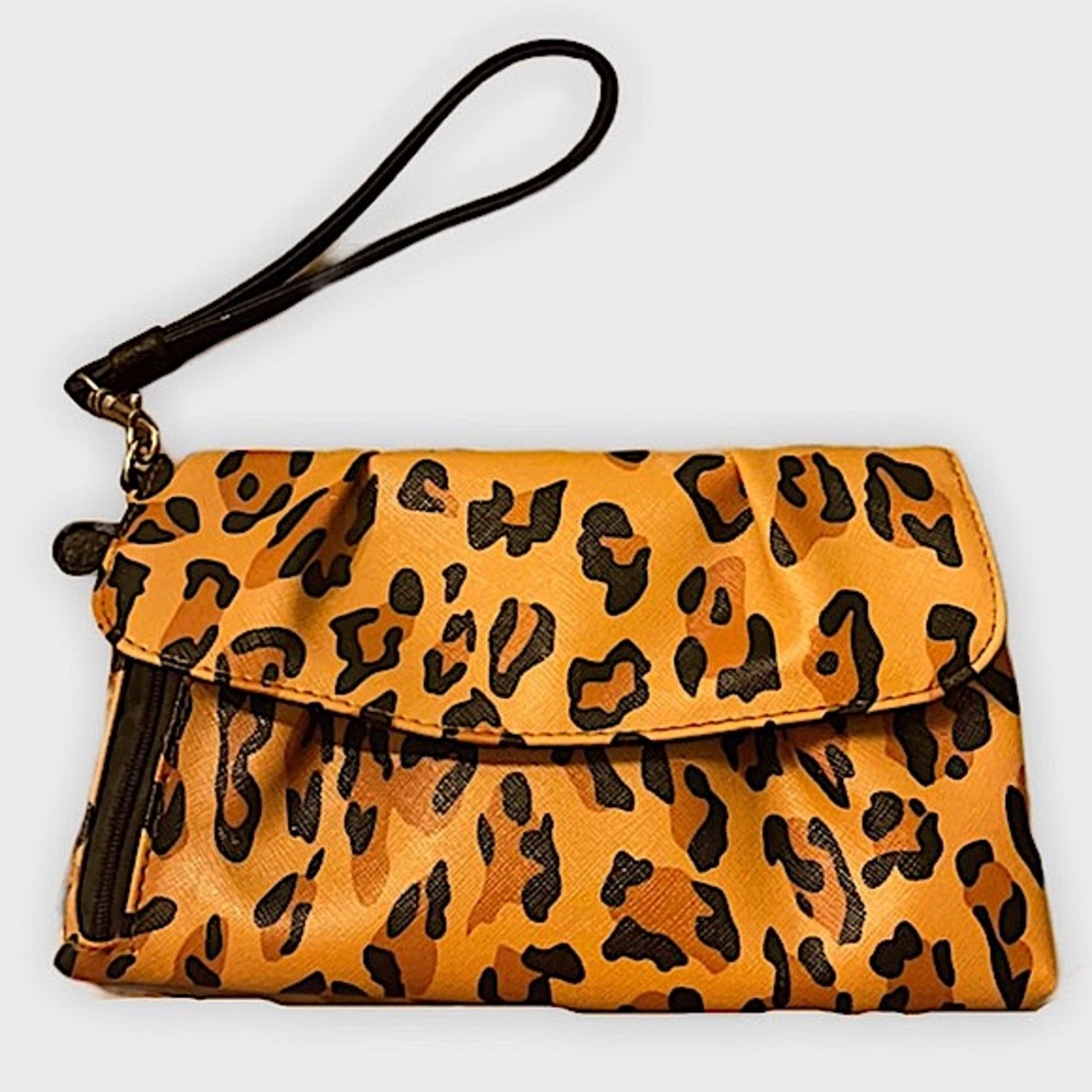 Leopard Print Ruched Wristlet Clutch